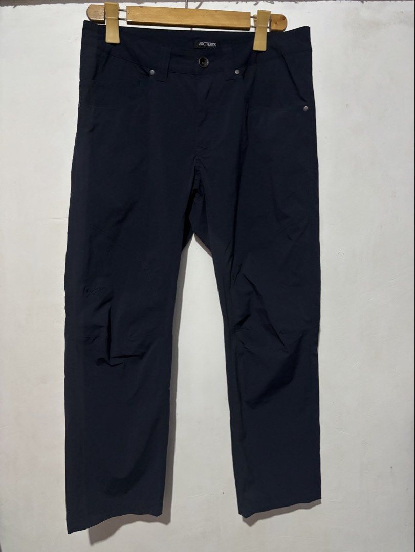 Arc'teryx Men's Pants Size 34 Black (Category: Trousers) located in Subic. Submitted by thriftpoison (Listing ID 1467295372, Image 1). Description: Arc'teryx men's technical pants in dark navy blue. Size 34 Length 35 Made in Vietnam. Great for outdoor activities or everyday wear..