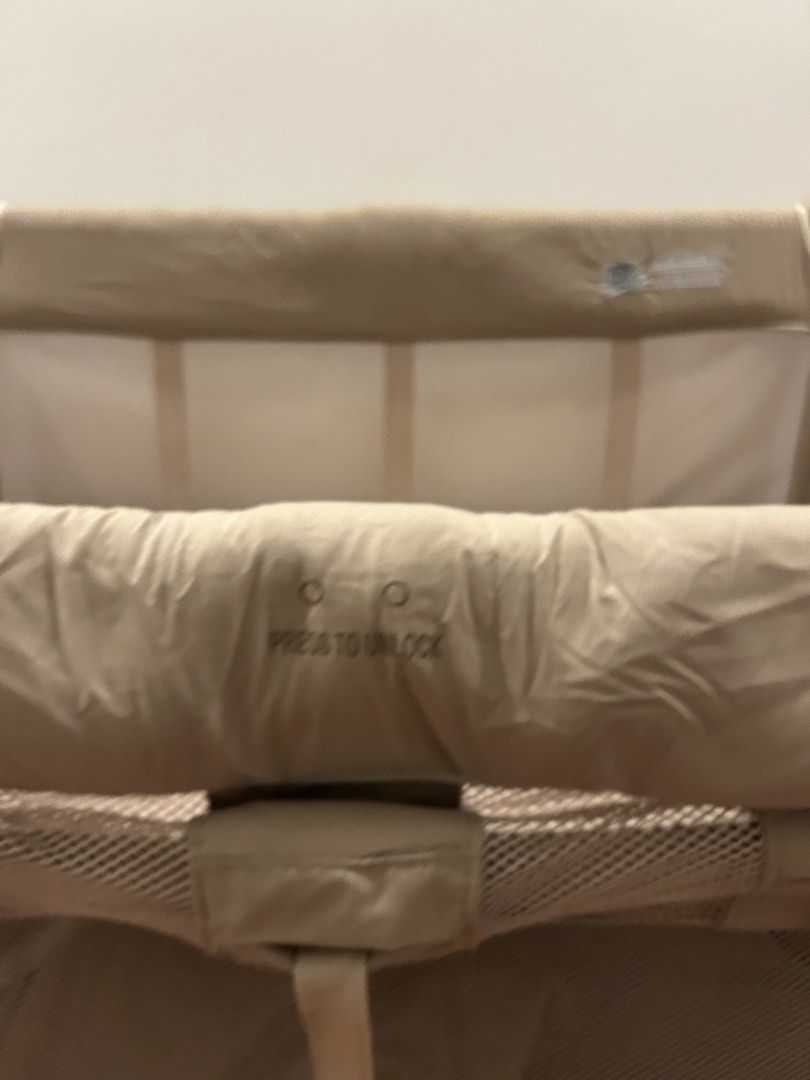 Arm’s Reach Mini Co-Sleeper Bassinet Crib (Category: Cots & Cribs) located in Quezon City. Submitted by jhiabigail (Listing ID 1467173583, Image 3). Description: No damages. Bedding can be removed to wash. RFS: not being used anymore Location: QC.