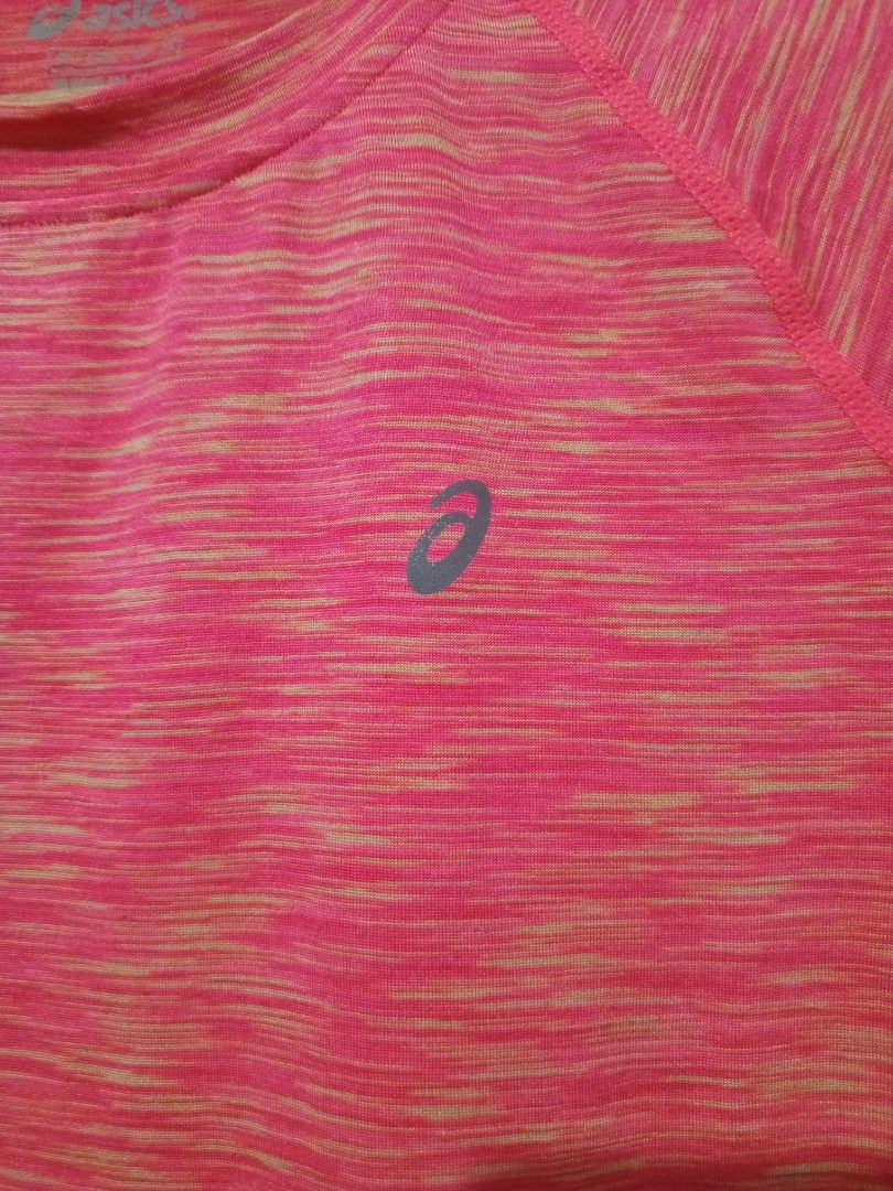 Asics basic logo t shirt (Category: Activewear) located in Santa Maria. Submitted by paulo-garcia21 (Listing ID 1467292454, Image 3). Description: small on tag 13.5 by 22 no flaws excellent.