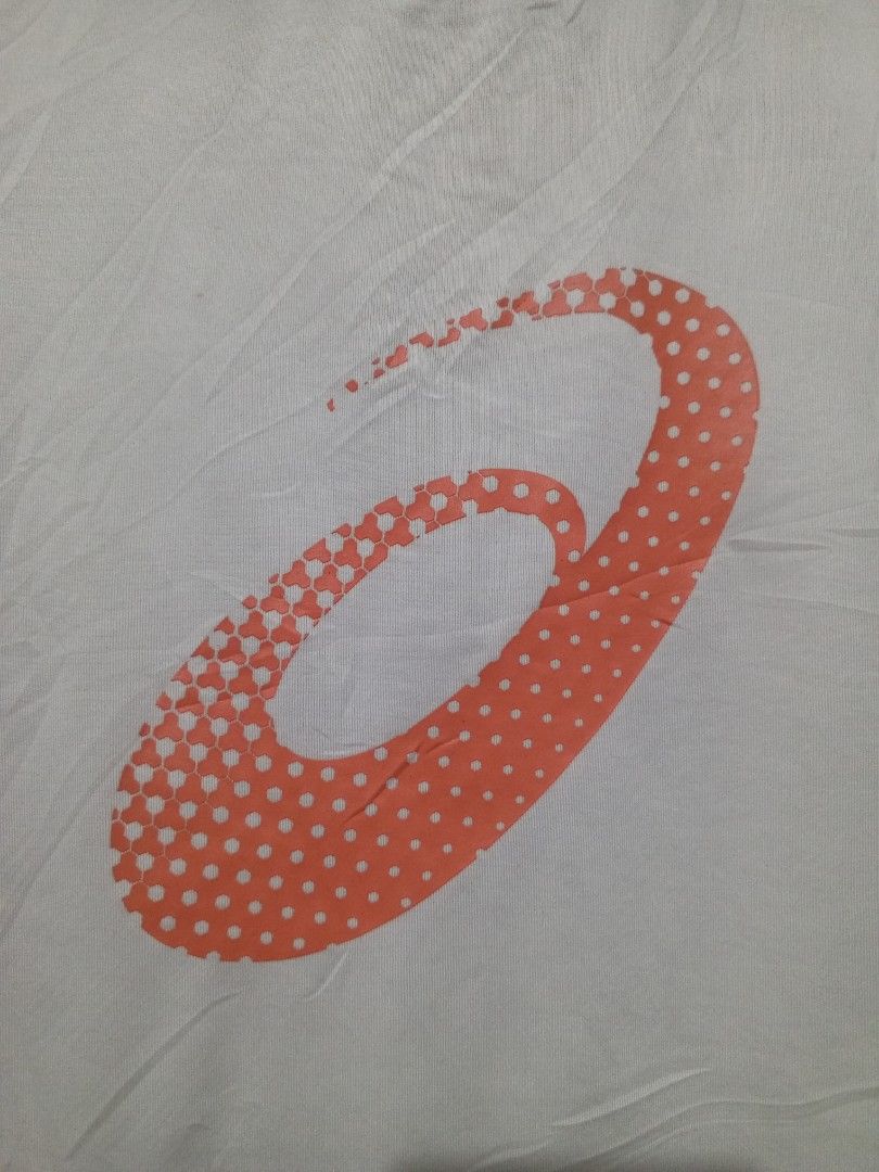 Asics big logo athletic t shirt (Category: Activewear) located in Santa Maria. Submitted by paulo-garcia21 (Listing ID 1467289449, Image 3). Description: large on tag 17 by 24.5 no flaws excellent.