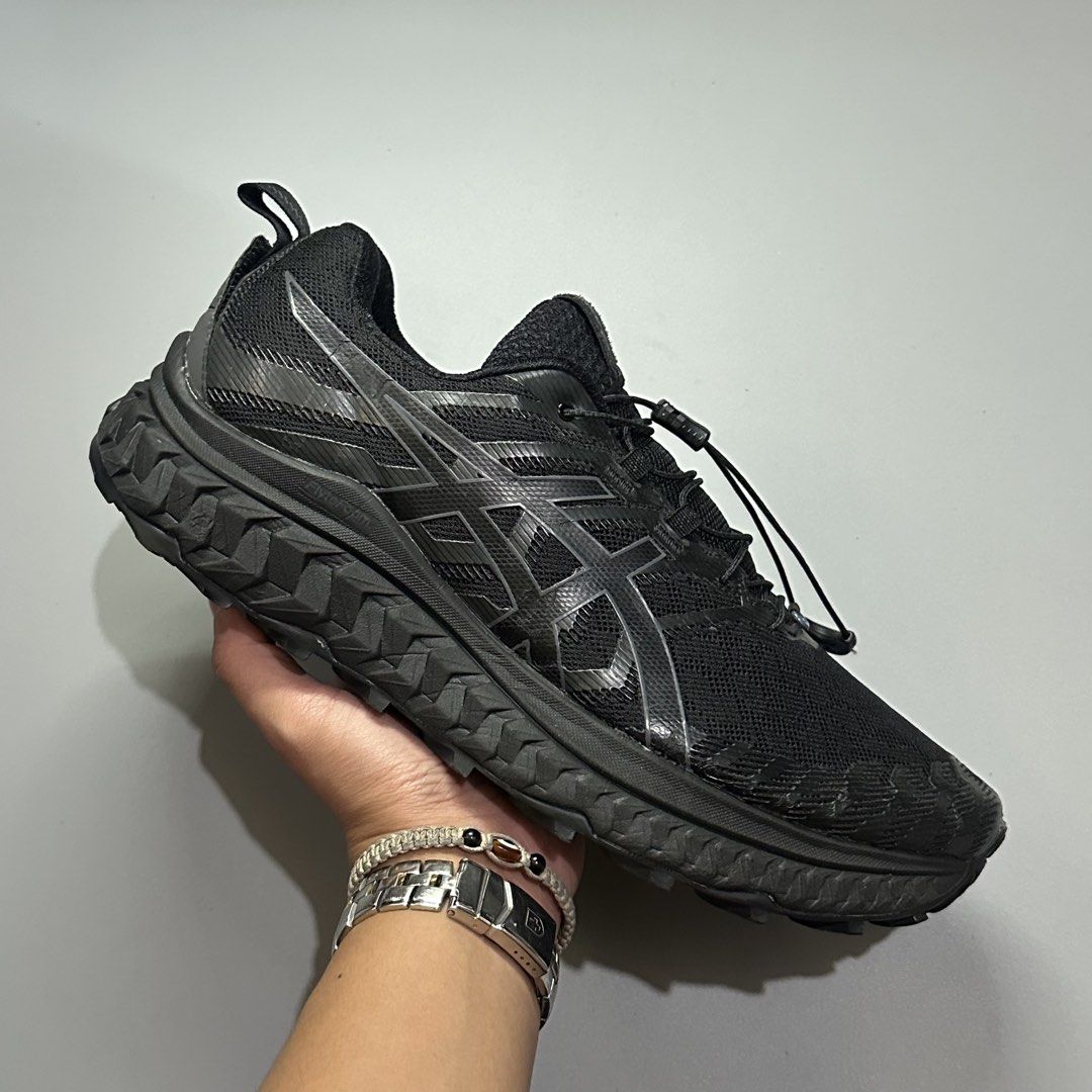 ASICS GEL TRABUCO MAX Tri black (Category: Sneakers) located in Baguio. Submitted by macshop_items (Listing ID 1467294732, Image 2). Description: ASICS GEL TRABUCO MAX Tri black - Size 11us(28.5cm) - Excellent condition - Signs of usage ₱ 2,980 + sf.