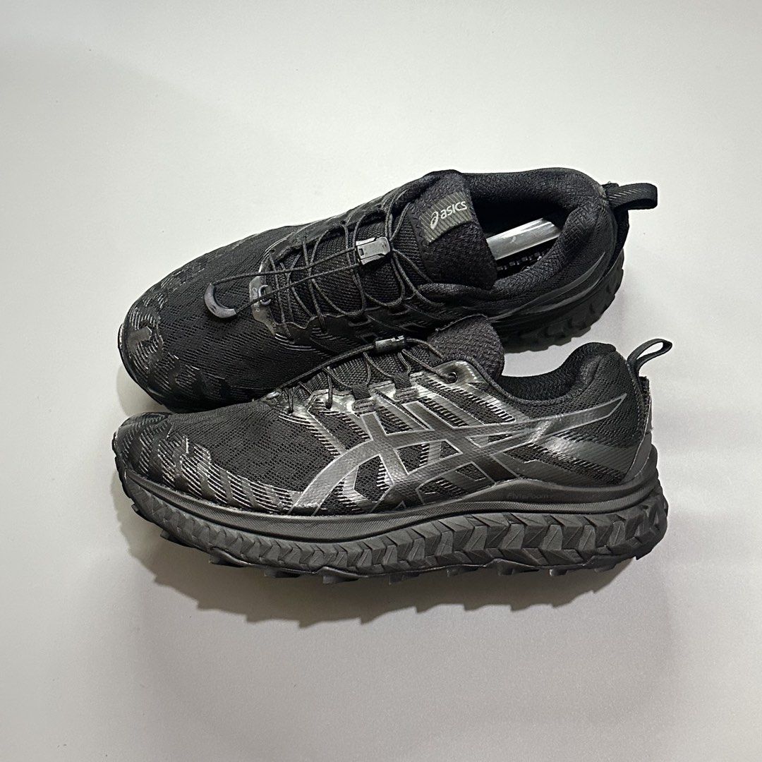 ASICS GEL TRABUCO MAX Tri black (Category: Sneakers) located in Baguio. Submitted by macshop_items (Listing ID 1467294732, Image 1). Description: ASICS GEL TRABUCO MAX Tri black - Size 11us(28.5cm) - Excellent condition - Signs of usage ₱ 2,980 + sf.