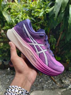 (Category: ) located in . Submitted by shoesyourbrand (Listing ID 1467225296, Image 1). Description: .