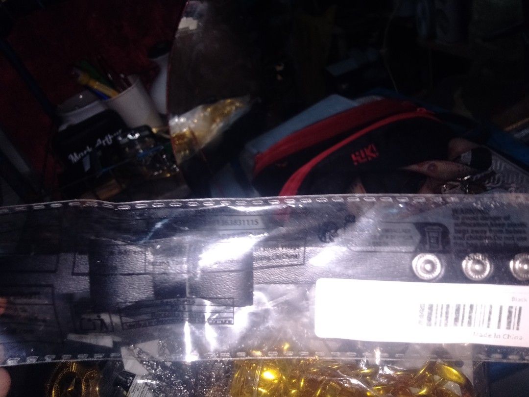 Assirted colectibkes per pc (Category: Everything Else Others) located in Paranaque City. Submitted by dimaguilaa24827 (Listing ID 1467341102, Image 2). Description: omni int sold per pc.