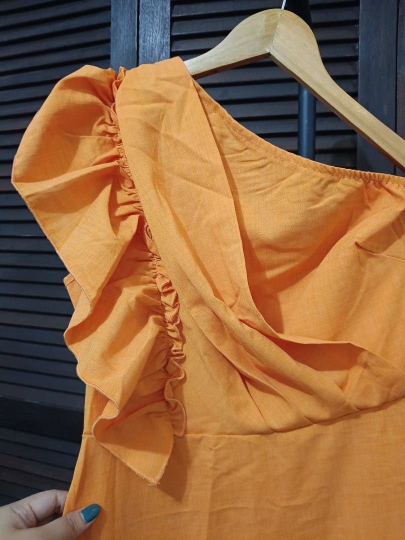 Assymetrical Long Dress Linen (Category: Dresses) located in Manila. Submitted by byjrb (Listing ID 1467191089, Image 2). Description: 🛍️ Brand-new items from SHEIN, Emery Rose, Zaful & more! Size : Medium to Semi Large super ganda ng pagkalinen nito. sarap sa katawan. 📦 Shipping: LBC / J&T / Lalamove 💸 MOP: GCash / BPI only DM for inquiries! 💌.