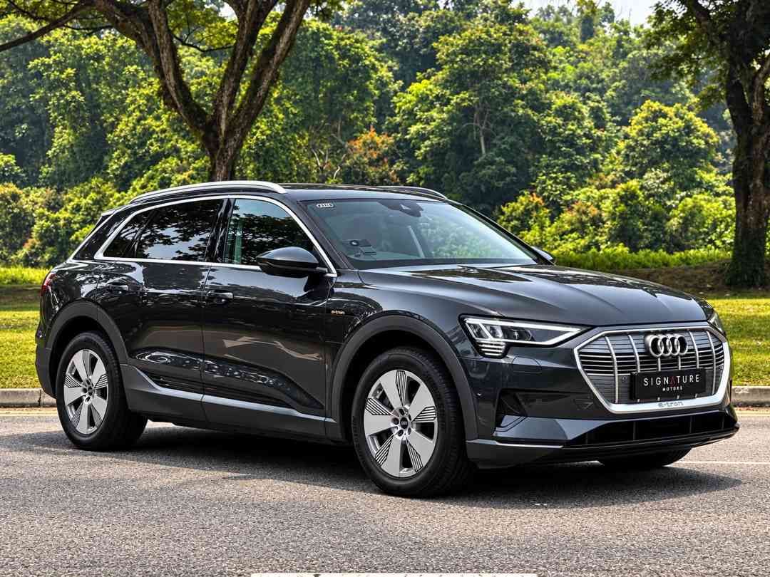Audi e-tron Electric 50 qu 71 kWh (A) (Category: Used Cars) located in Singapore. Submitted by signaturemotors (Listing ID 1467253147, Image 2). Description: Showroom: 237 ALEXANDRA ROAD 237 Alexandra Road #02-04 Singapore 159929 1 Owner! Full Agent Maintained! Still Under Agent 5-Year Car Warranty & 8-Year EV Battery Warranty From Reg Date. Experience Luxury And Sustainability In The Audi E-Tron SUV. This Electric Powerhouse Combines Style, Perf