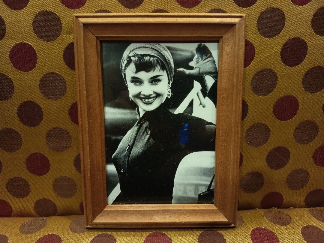 Audrey Hepburn Framed Postcards Set E (Category: Vintage Collectibles) located in Makati City. Submitted by taditzantiqueandvintagestore (Listing ID 1467228292, Image 3). Description: Audrey Hepburn Framed Postcards Set E • Wooden & Glass Frame • Great Addition to your ManCave or GameRoom 500.00 pesos only Text or Call : ZeroNine22..Five33TwoThree45.. Makati Area :.