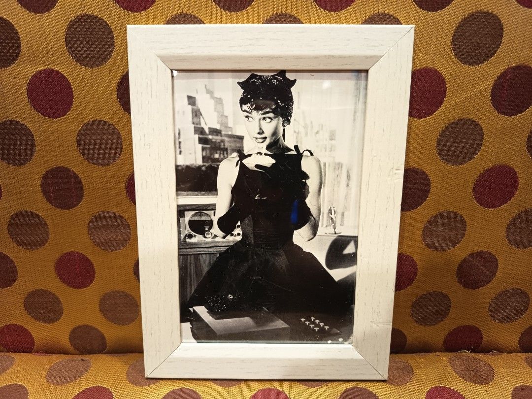 Audrey Hepburn Framed Postcards Set C (Category: Vintage Collectibles) located in Makati City. Submitted by taditzantiqueandvintagestore (Listing ID 1467229136, Image 3). Description: Audrey Hepburn Framed Postcards Set C • Wooden & Glass Frame • Great Addition to your ManCave or GameRoom 500.00 pesos only Text or Call : ZeroNine22..Five33TwoThree45.. Makati Area :.
