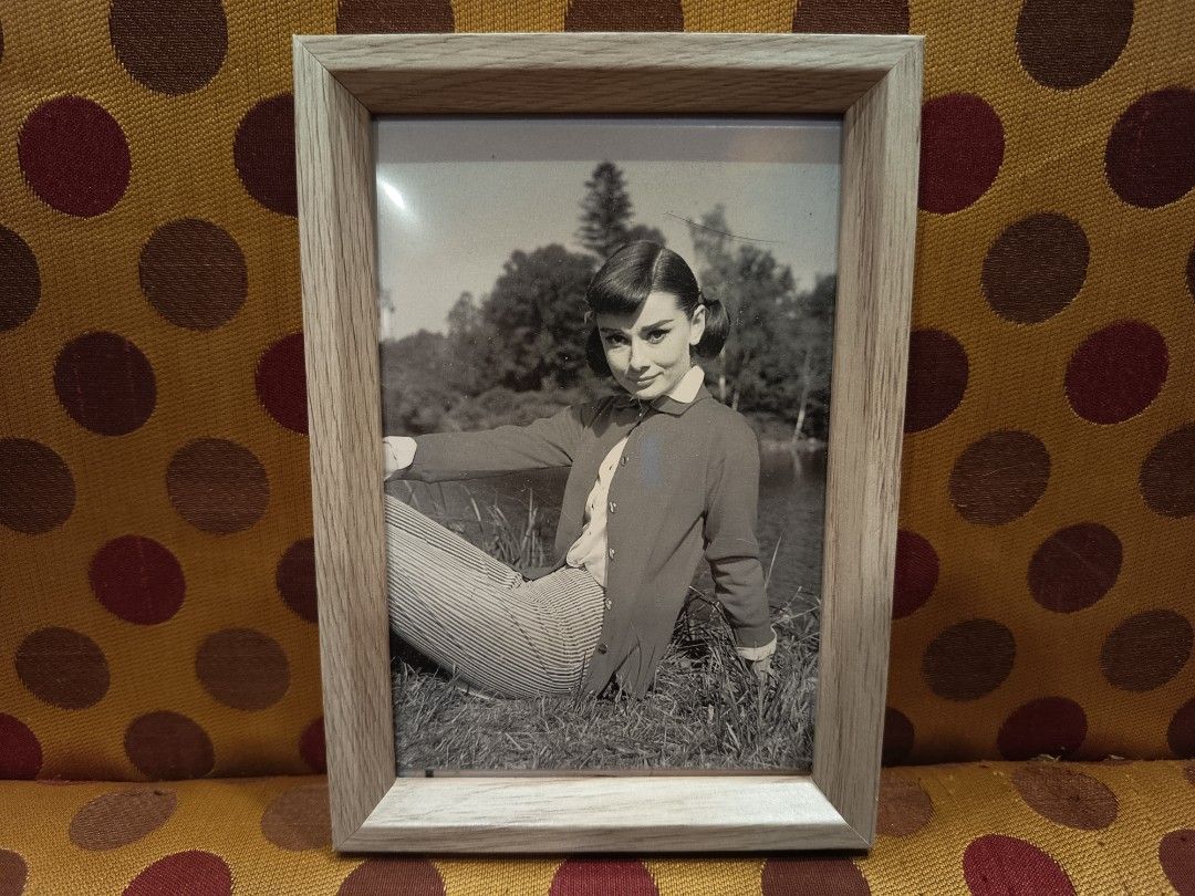 Audrey Hepburn Framed Postcards Set C (Category: Vintage Collectibles) located in Makati City. Submitted by taditzantiqueandvintagestore (Listing ID 1467229136, Image 2). Description: Audrey Hepburn Framed Postcards Set C • Wooden & Glass Frame • Great Addition to your ManCave or GameRoom 500.00 pesos only Text or Call : ZeroNine22..Five33TwoThree45.. Makati Area :.