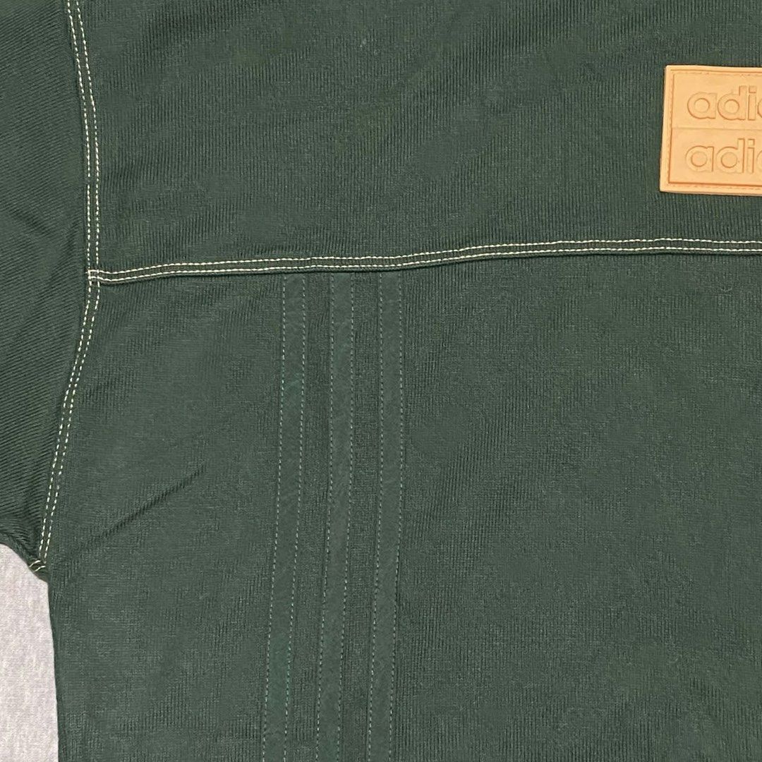 auth adidas 3 lines (Category: Longsleeves) located in Mabalacat. Submitted by stellargarments (Listing ID 1467302325, Image 3). Description: L: 23 W : 20 Condition: 9.5/10 thick rubberized midlogo WITH 3 LINES & RUBBERIZED LOGO SUPER NICE FITTING SOLID LOGOS GRABE MAKAPAL ANG RUBBER LOGOS COMPLETE TAGS NEED WASH NO MAJOR STAIN.