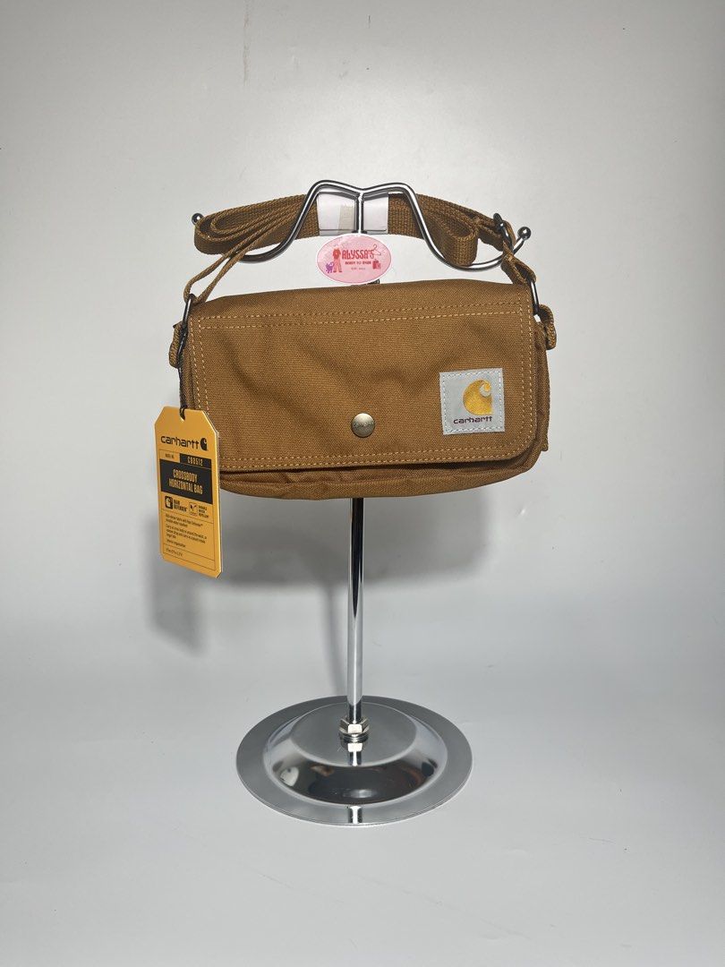 AUTH/BNEW Carhartt Horizontal Crossbody (Category: Sling Bags) located in Davao. Submitted by alyssaclosett (Listing ID 1467319771, Image 1). Description: Carhartt Horizontal Crossbody 🖤🤎 A solid everyday piece — simple, functional, and very Carhartt. Available in Black & Brown AUTH • BNEW 📍 Davao City 💌 DM us for details #Carhartt #CarharttBag #CarharttWIP #CarharttStyle #StreetwearPH.