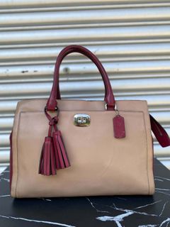 (Category: ) located in . Submitted by authentic_bag96 (Listing ID 1467327676, Image 1). Description: .