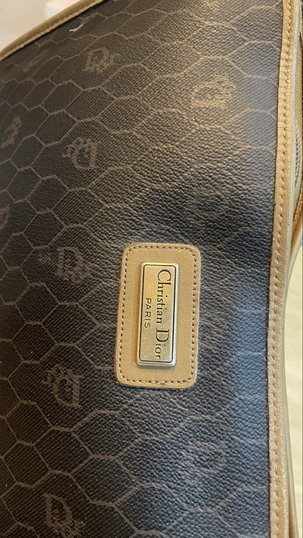 Authentic dior clutch bag (Category: Luxury Bags & Wallets) located in Cavite. Submitted by ohmie23 (Listing ID 1467271057, Image 3). Description: Authentic dior clutch bag.