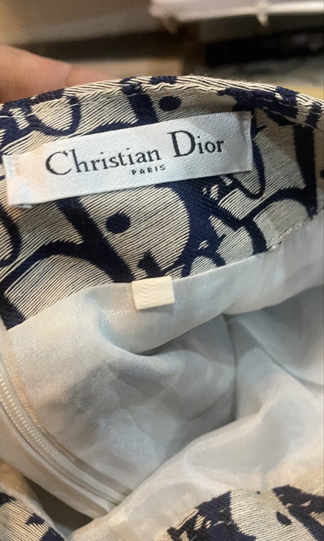 Authentic dior short (Category: Luxury Apparel) located in Cavite. Submitted by ohmie23 (Listing ID 1467275939, Image 3). Description: Authentic dior short.
