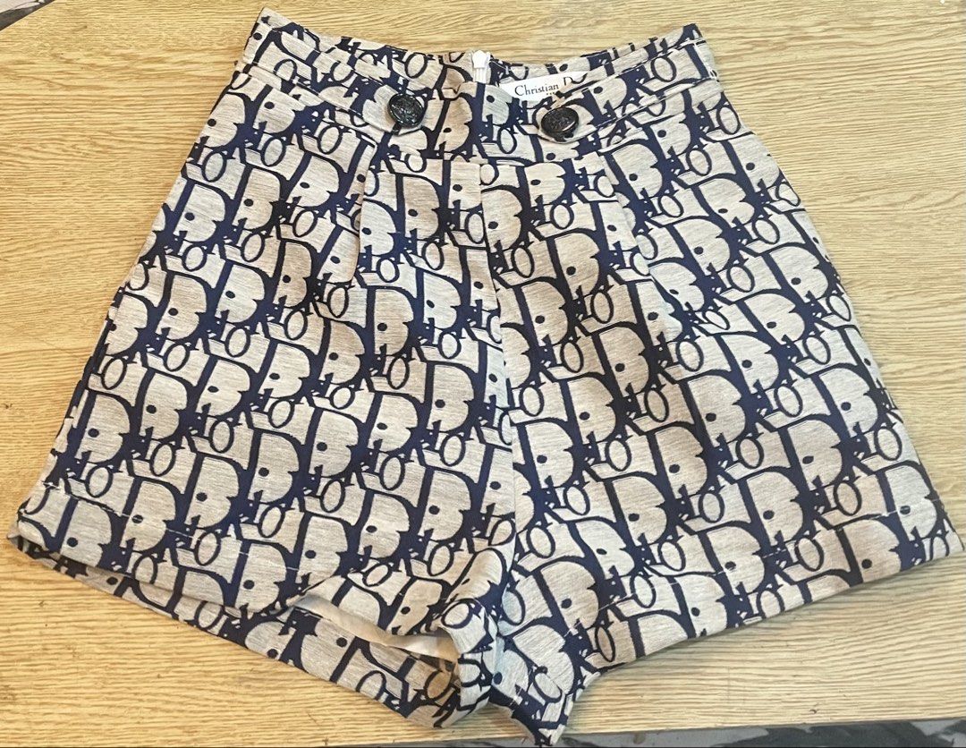 Authentic dior short (Category: Luxury Apparel) located in Cavite. Submitted by ohmie23 (Listing ID 1467275939, Image 1). Description: Authentic dior short.