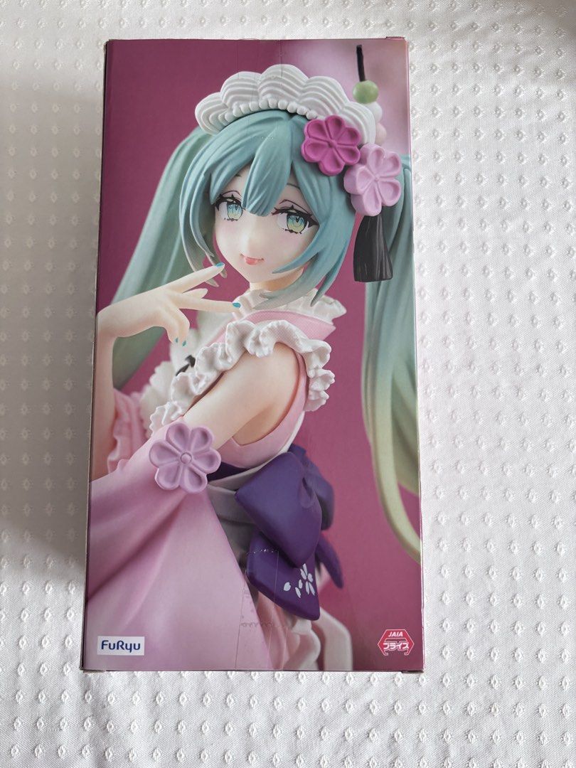 Authentic Excood Creative Figure SweetSweets Hatsune Miku with Dango (Category: Figurines & Statues) located in Quezon City. Submitted by anns.hobbyshop (Listing ID 1467227990, Image 3). Description: .