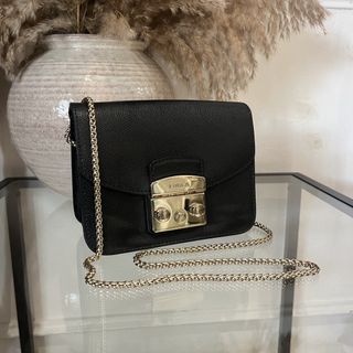 (Category: ) located in . Submitted by ipohluxury (Listing ID 1467284696, Image 1). Description: .