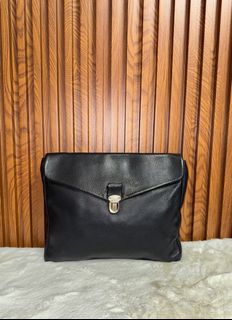 (Category: ) located in . Submitted by luxshoppe88 (Listing ID 1467192260, Image 1). Description: .