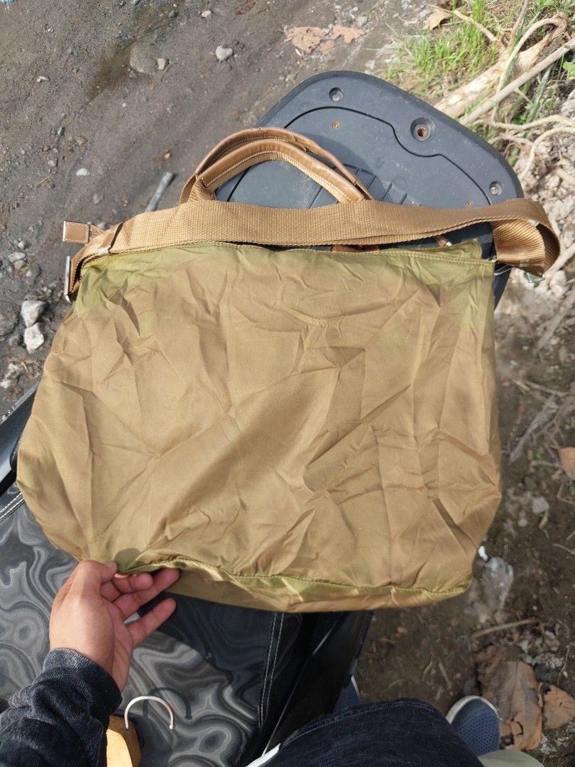 Authentic prada (Category: Sling Bags) located in Polomolok. Submitted by warmfire.3185dd (Listing ID 1467329238, Image 2). Description: .