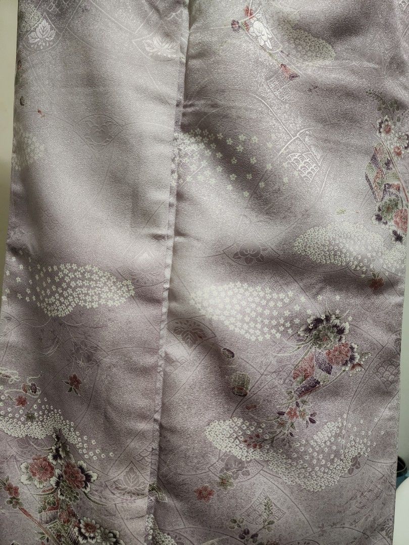 Authentic Traditional Washable Lavender Kimono 💜🤍🌸 (Category: Traditional & Ethnic wear) located in Quezon City. Submitted by tanyuhhh (Listing ID 1467338404, Image 3). Description: Kimono Set includes: 💜🤍🌸 Washable Kimono (w/ basting stitches) 🤍 Nagajuban 🤍💜☁️ Obi 🤍 Obijime and Obiage 🖤 Obi stiffener ✨️ random kimono freebies fits up to L height from 4'8 to 5'10 Shipping fee to be shouldered by buyer Condition is as is, No return/refu