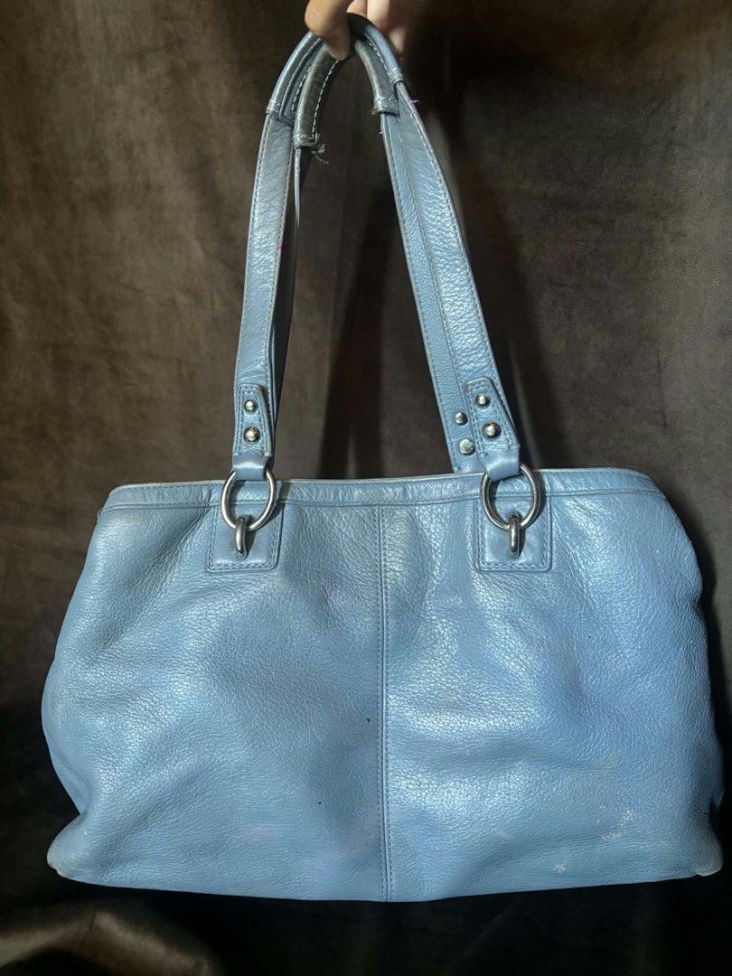 Authentic Vintage Coach Penelope (Category: Luxury Bags & Wallets) located in Maramag. Submitted by 88forke (Listing ID 1466675038, Image 2). Description: —very spacious —can fit ipad needs repaint since faded ang ibang parts niya, no major issues at all .