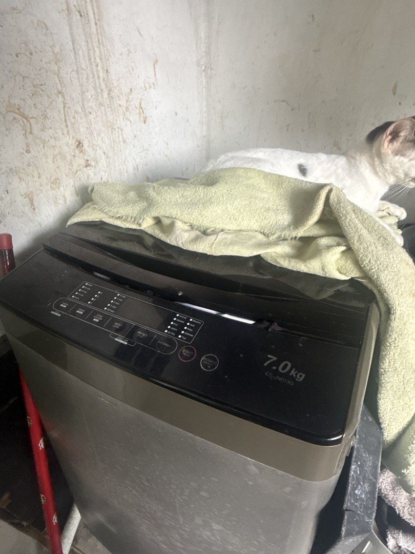 Automatic Washing Machine (Category: Other Home Appliances) located in Taguig. Submitted by unohanselpretzel (Listing ID 1467172002, Image 3). Description: RUSH SALE: Sharp 7.0 kg Automatic Washing Machine Price: ₱5,000 (Negotiable) 📌 Brand: Sharp 📌 Capacity: 7.0 kg 📌 Type: Fully Automatic Top Load RFS: Moving to a new place. Please manage your expectations. The unit has been sitting in a corner for quite some time and has accumulated dust, so