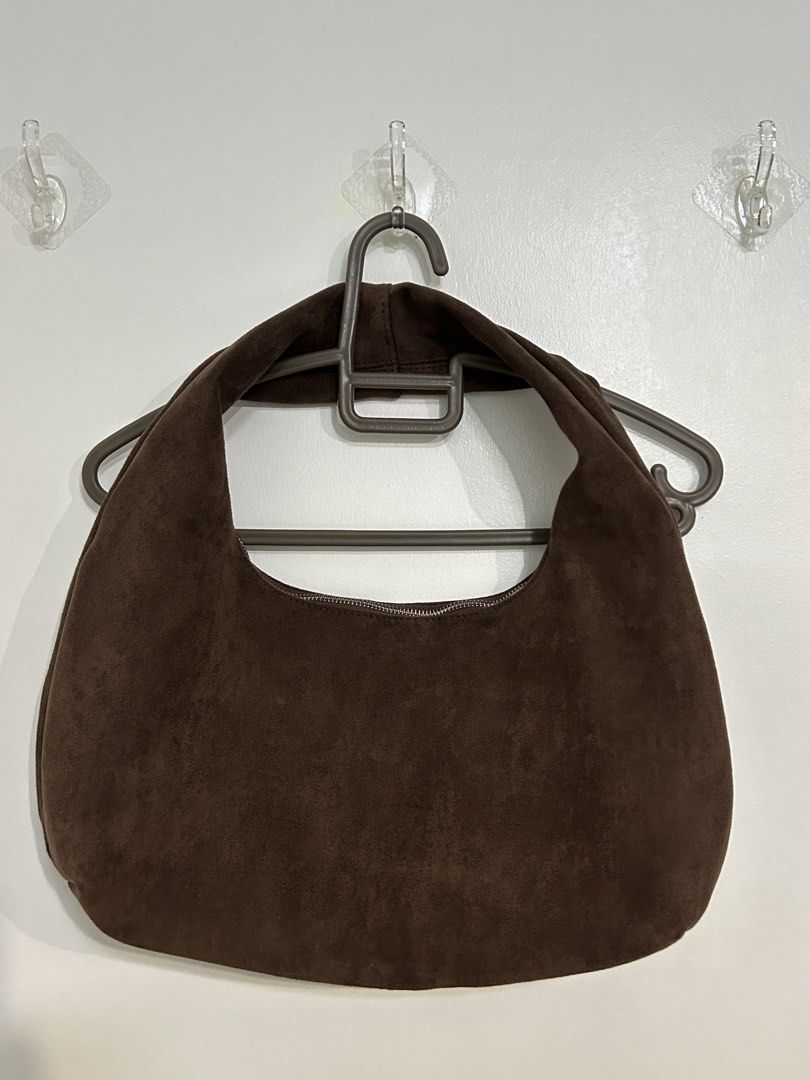 AZTRID Hobo Bag (REPOST!!) (Category: Tote Bags) located in Quezon. Submitted by martyyiii (Listing ID 1467288876, Image 2). Description: 🦦decluttering!! ⭐️ maya and bdo only!! ⭐️ if gcash to maya: P15 fee ⭐️ no cancellation, return and refund ⭐️ payment first + shipping fee is shouldered by the buyer!! 🦦 suade espresso, medium size ⭐️ og price: P1,150 ⭐️ perfect condition ⭐️ no damage and stains used twice ⭐️ rfs: don’t need it anymore ⭐️ LAST