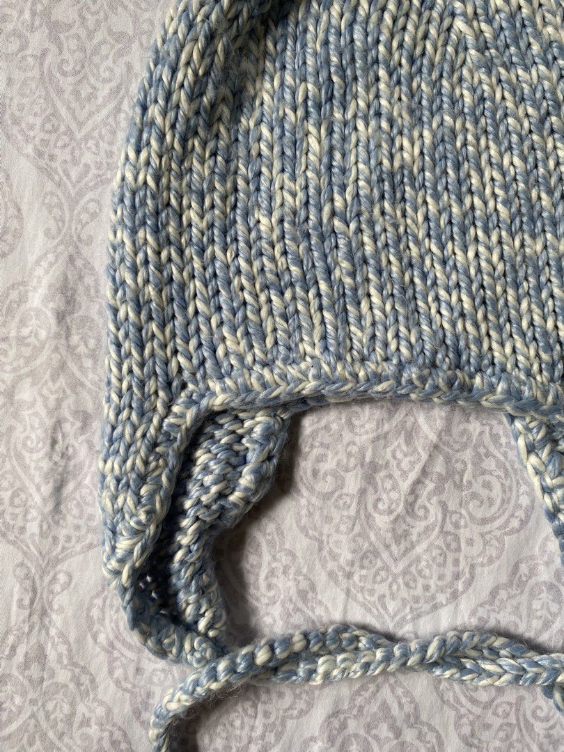 baby blue bonnet (Category: Hats & Beanies) located in Minalabac. Submitted by binx.xoxo (Listing ID 1467243827, Image 2). Description: 🧷length: 8 in 🧷width: 9.5 in 🧷stretchy.