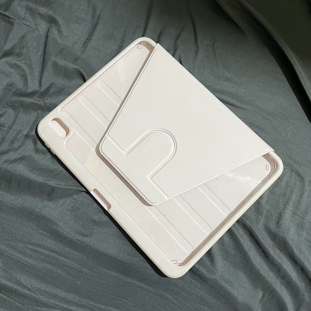 baby pink ipad 10th gen case (Category: Cases & Sleeves) located in Manila. Submitted by solvithrifts (Listing ID 1467301631, Image 1). Description: .