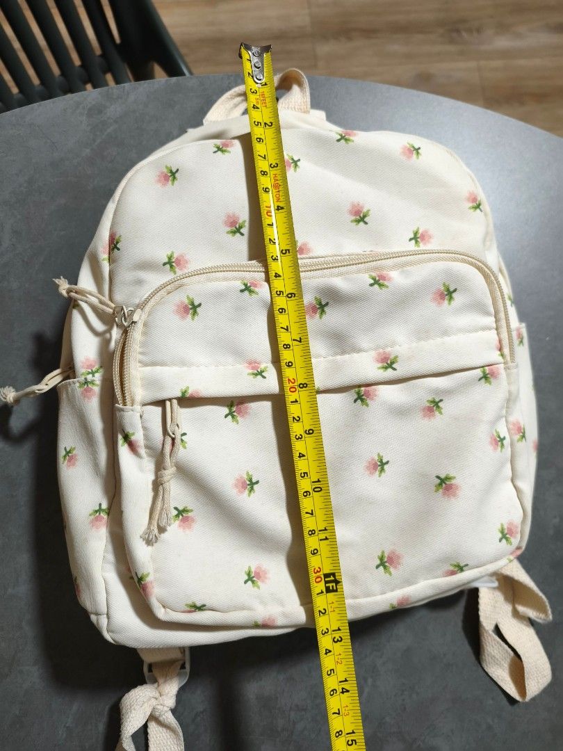 Backpack （分類：背囊）位於 Hong Kong。 由 121aye1105 提交（商品編號 1467332743，圖片 5）。簡介： 。