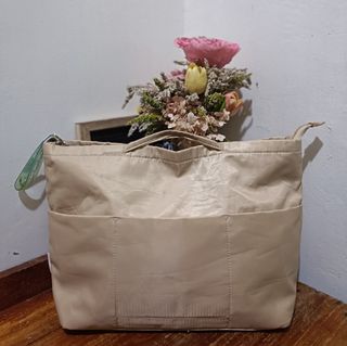 (Category: ) located in . Submitted by bags.and.beyond (Listing ID 1467335241, Image 1). Description: .
