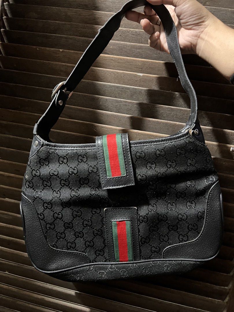 Bags (Category: Luxury Bags & Wallets) located in Quezon City. Submitted by rizza14ortiz (Listing ID 1467243960, Image 3). Description: Bundle 2 bags no code.