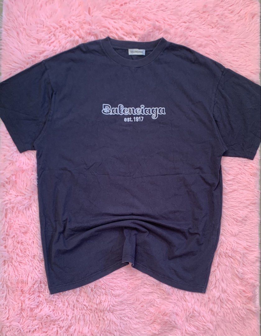 Balenciaga est.1917 Shirt (Category: Activewear) located in Dapitan. Submitted by _joemariesacal.23 (Listing ID 1467314174, Image 1). Description: .