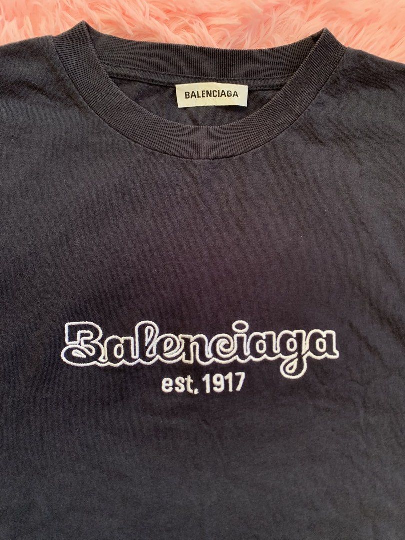 Balenciaga est.1917 Shirt (Category: Activewear) located in Dapitan. Submitted by _joemariesacal.23 (Listing ID 1467314174, Image 2). Description: .