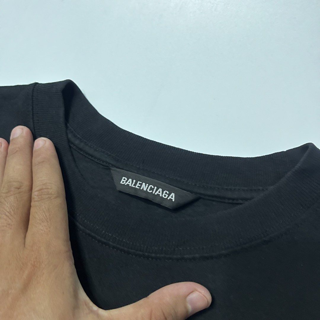 Balenciaga Models Graphic Tee (Category: Tshirts & Polo Shirts ) located in Argao. Submitted by rarecollective. (Listing ID 1467169066, Image 2). Description: Balenciaga Models Graphic Tee 22 width | 28 length XS Good Condition 9.7 color rate flaw: Hairlines (need wash) Price: 599.00🏷️ direct message for inquiries! 📍Cebu, Mandaue city.