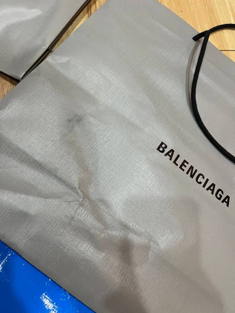 Balenciaga Paper and dust bag (Category: Luxury Accessories) located in Quezon City. Submitted by michypeachyy1 (Listing ID 1467294329, Image 2). Description: 1500 plus shipping take all only.