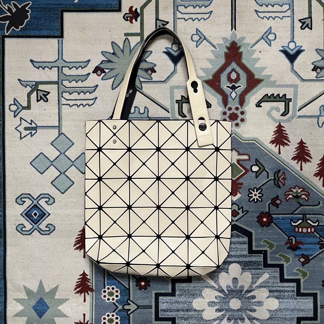 Bao Bao Issey Miyake (Category: Tote Bags) located in Manila. Submitted by dot.niel (Listing ID 1467221600, Image 2). Description: Bao Bao Issey Miyake Tote Bag In Excellent Condition 1500 shipped .