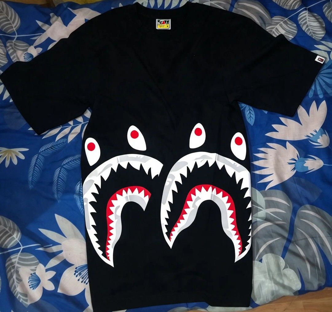(BAPE) Side Shark Tee glow in the dark (Category: Tshirts & Polo Shirts ) located in Larena. Submitted by .chy2k. (Listing ID 1467259836, Image 2). Description: .