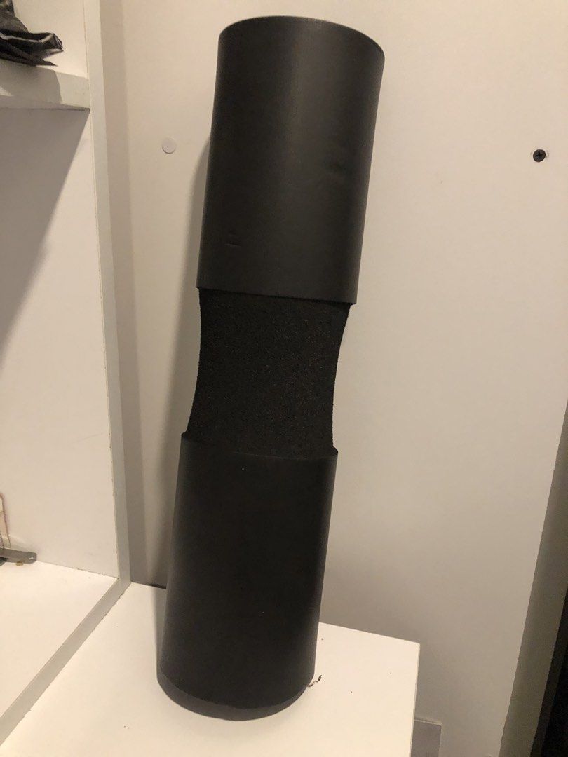 Barbell Shoulder and Back Squat Pad (Category: Weights & Dumbbells) located in Binan City. Submitted by winds06 (Listing ID 1467282681, Image 2). Description: Selling my shoulder, back squat and hip thrust pad. used pero hindi sira. no damage. still fresh. minsan lang nagamit..