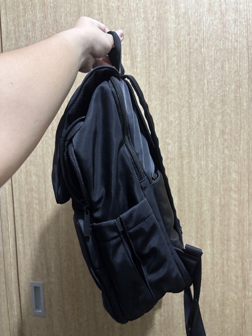 Bash Weekday Backpack in Carbon (Category: Backpacks) located in Manila. Submitted by yrh47wrqmg28828 (Listing ID 1467045095, Image 3). Description: No issues with plastic zip and dustbag location: Qc / sm north .