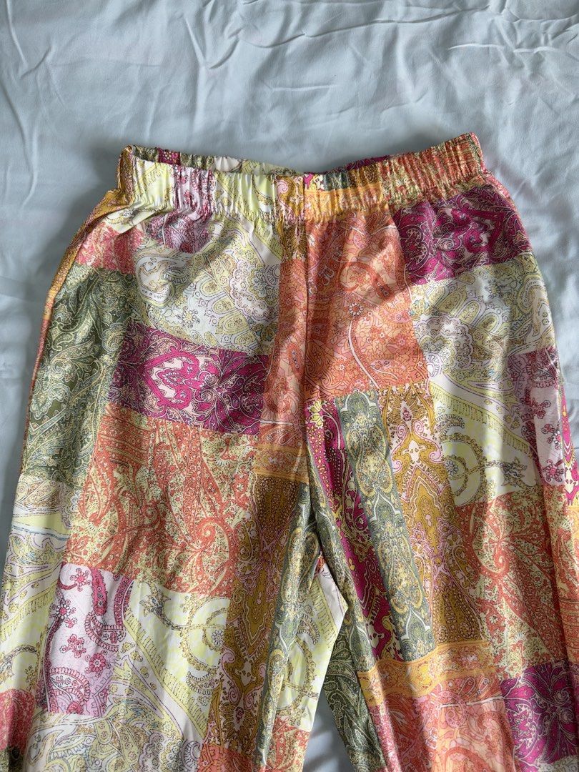 Beach Pants/ Swimsuit Cover Up (Category: Other Bottoms) located in Batangas. Submitted by vybxx (Listing ID 1467180584, Image 2). Description: Used Once! MY BODY FRAME (S-M) Bust - 34A Waist - 27 Height - 5'2 Ship via J&T + 80 sf Location: Batangas City.