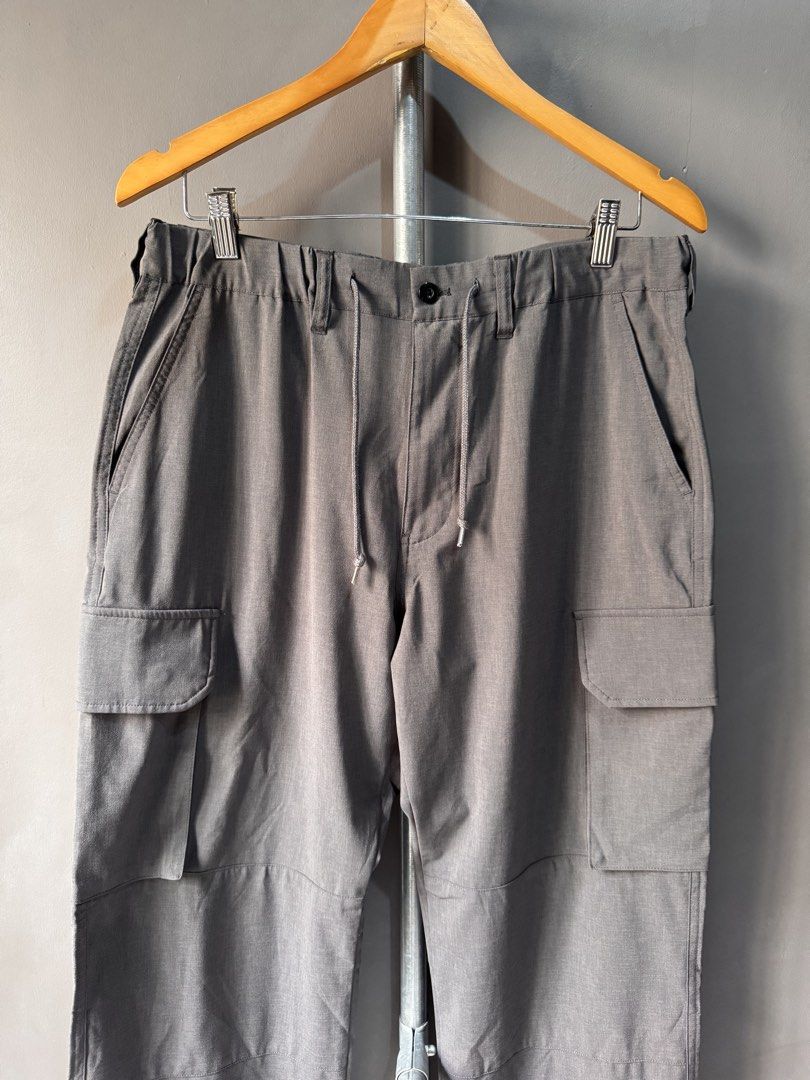 Beams - Cargo pants (Category: Activewear) located in Cabuyao City. Submitted by _streetflavor (Listing ID 1467228784, Image 2). Description: Beams - Cargo pants Excellent Size: Large fits 32 Length: 39 Leg open: 9.5 ‘adjustable’ -1,280 pesos Dm.