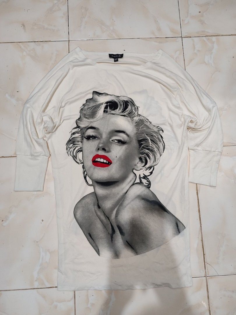 BEBE 2000s MARILYN MONROE GRAPHIC SILK MINI DRESS (Category: Dresses) located in Pagadian. Submitted by miraculouspat (Listing ID 1467277074, Image 1). Description: L 30 W 19 NO ISSUE ASNEW CONDITION MAY NEED WASH LANG BACK TO BACK DESIGN.