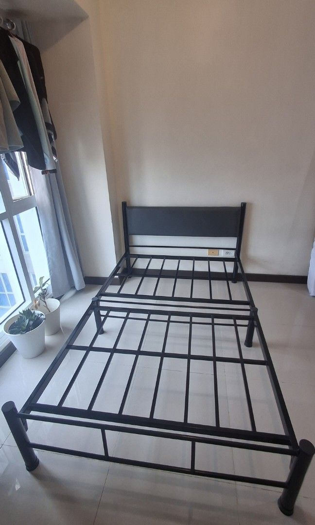 Bed Frame with Head board. Semi double. (Category: Bed Frames & Mattresses) located in Manila. Submitted by goldenfalcon.dcf916 (Listing ID 1467203757, Image 3). Description: .
