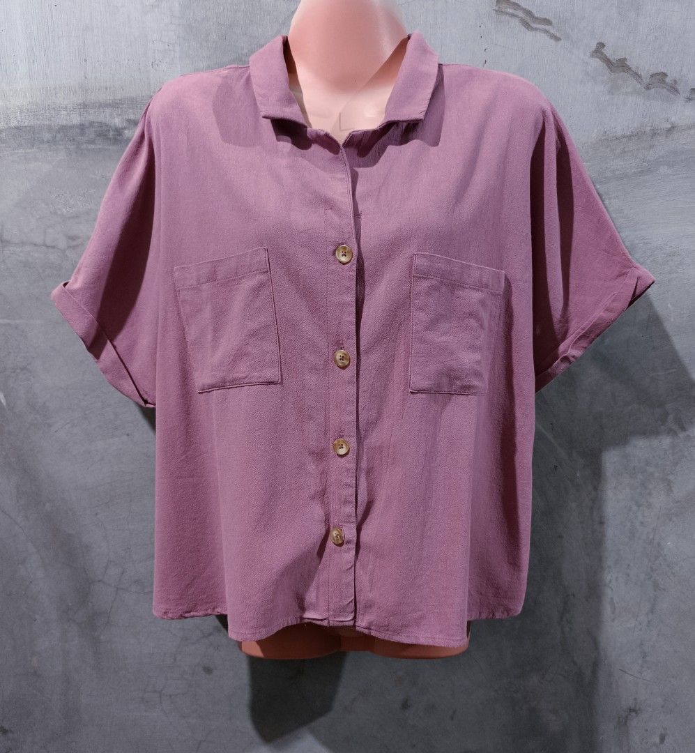 Bench Purple Loose Fit Buttoned Blouse (Category: Blouses) located in Bacoor. Submitted by nineties_kid (Listing ID 1467322084, Image 2). Description: >===> Bench Purple Loose Fit Buttoned Blouse Size: XL Shoulder width: 23 inches Sleeve length: 10.5 inches Blouse width: 24 inches Blouse length: 22.5 inches _________________________ -Modes Of Delivery: J&T/Lalamove/ LBC (Cash on Pick-up/COD) -Meet-up (Bacoor Cavite Area/Mandaluyong-Shaw,Hulo,Maka
