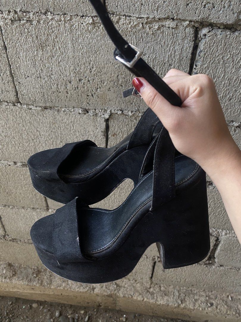 BERSHKA HEELS PRELOVED (Category: Heels) located in Manila. Submitted by clauie.14 (Listing ID 1467196286, Image 2). Description: Size 37.
