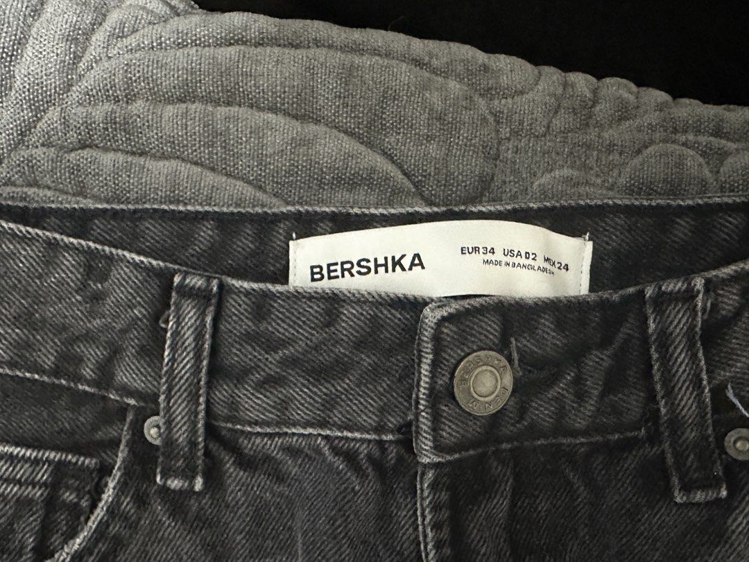 Bershka Shorts in Blue & Black (Category: Shorts) located in Quezon City. Submitted by lexascloset_ (Listing ID 1467228772, Image 3). Description: 280 each but 500 if u buy both! .