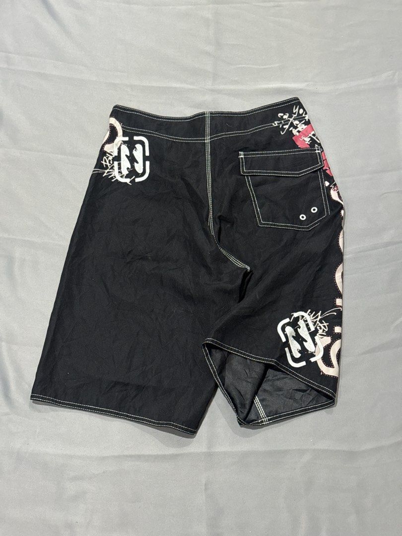 Billabong board shorts y2k (Category: Swim Trunks & Board Shorts) located in Bacoor. Submitted by 999archives_ (Listing ID 1467344321, Image 3). Description: Y2K-era Billabong black and pink/white spell-out logo board shorts Sz 32 .