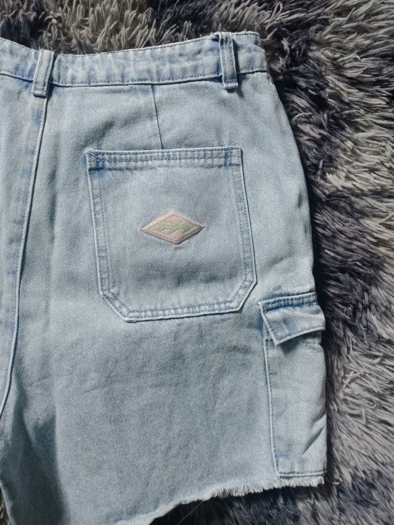 Billabong Cargo Short (Category: Other Bottoms) located in Bacoor. Submitted by declutterbyb_69 (Listing ID 1467285340, Image 3). Description: .