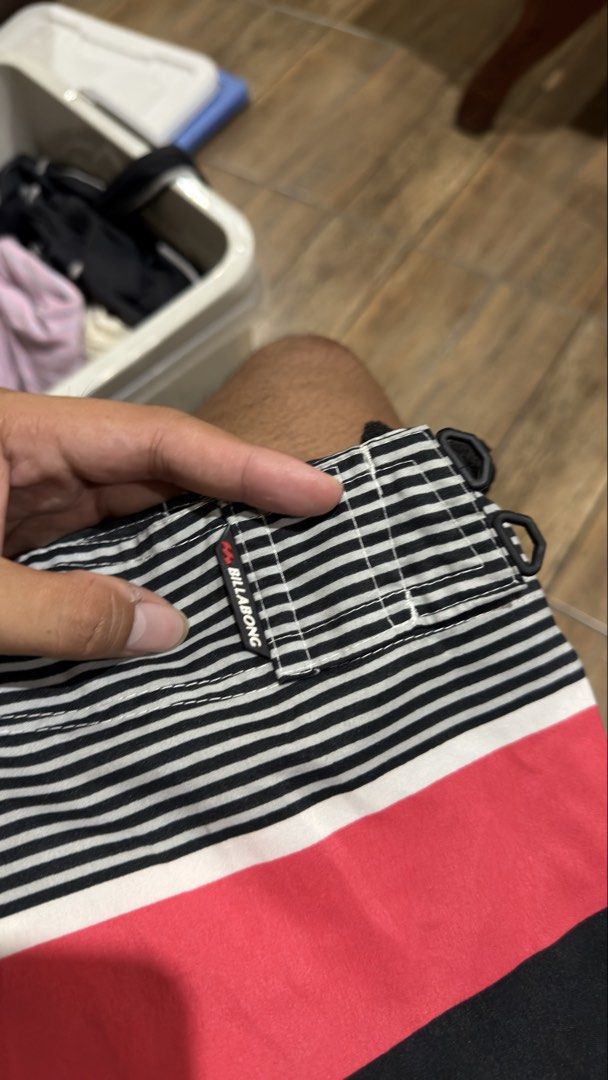 BILLABONG SHORTS (Category: Shorts) located in Manila. Submitted by urban-vintage_2 (Listing ID 1467331300, Image 3). Description: ISSUE: SEE THE PICS FOR ISSUE (NEED WASH) MOP :GCASH (NO COD) SHIP VIA: LALAMOVE & J&T LOCATION: PASIG CITY LENGTH: 21 HEM :11 WIDTH : 30-32.
